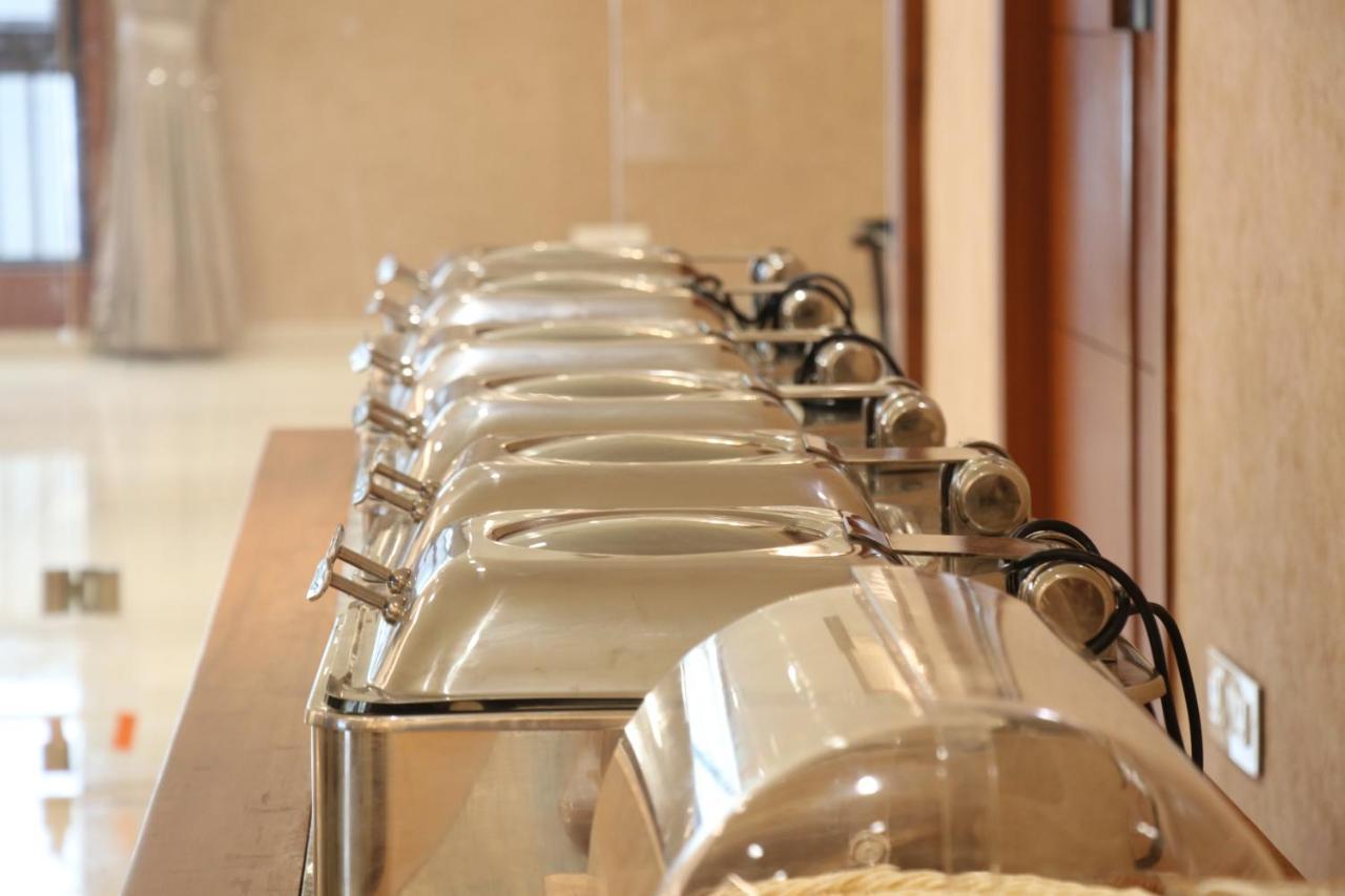 Sk Lords Inn Ahmedabad Bagian luar foto