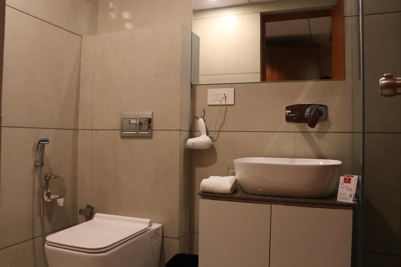 Sk Lords Inn Ahmedabad Bagian luar foto