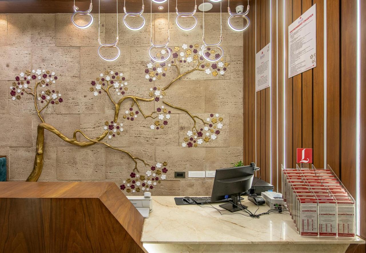Sk Lords Inn Ahmedabad Bagian luar foto