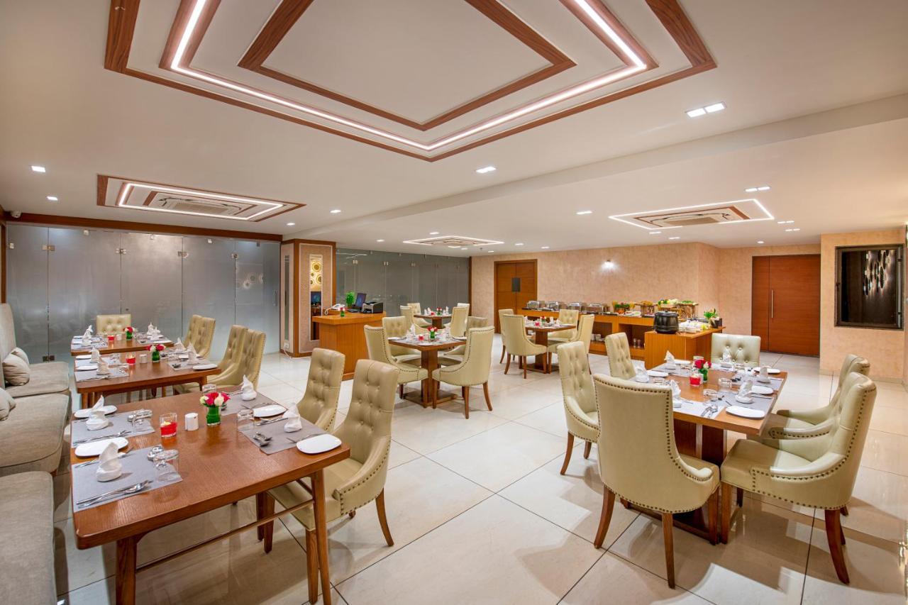 Sk Lords Inn Ahmedabad Bagian luar foto