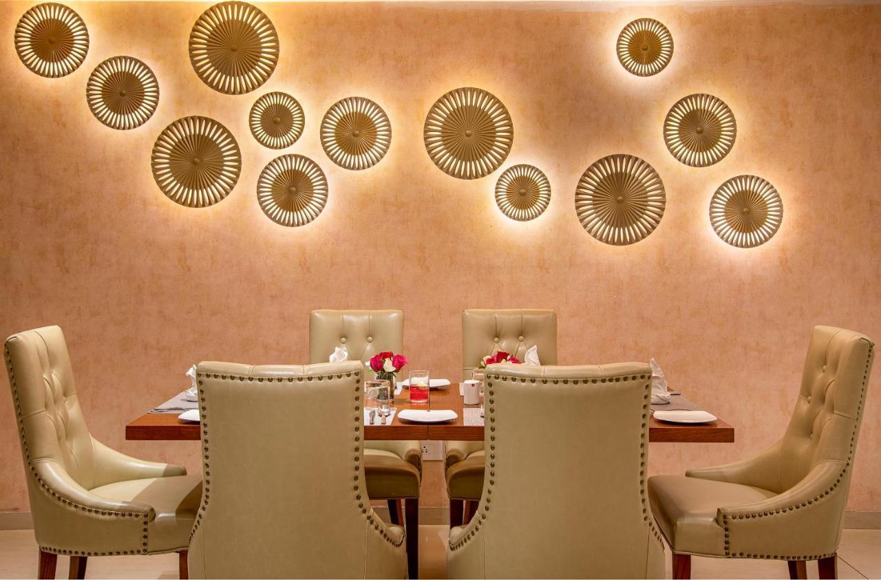 Sk Lords Inn Ahmedabad Bagian luar foto