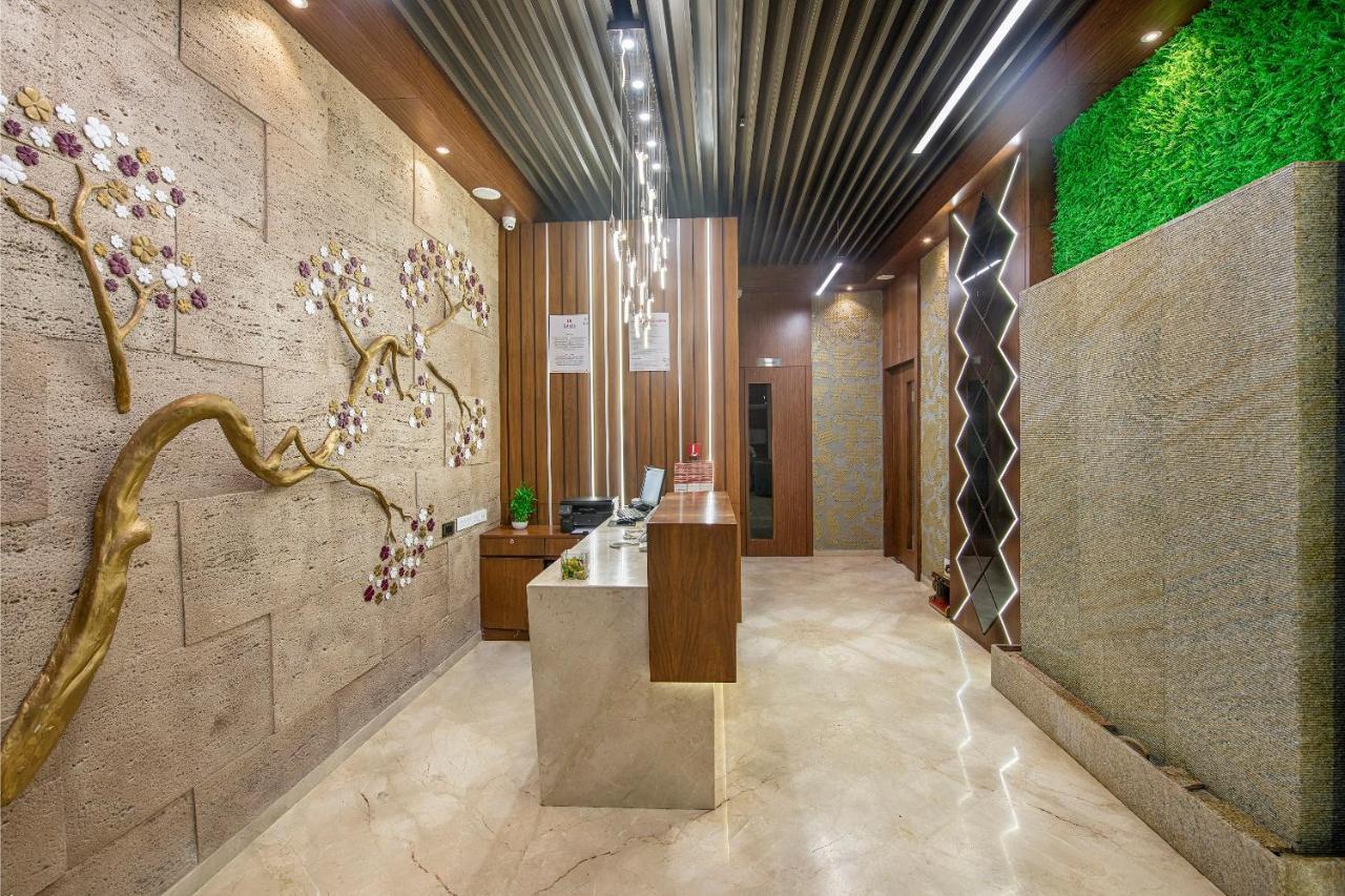 Sk Lords Inn Ahmedabad Bagian luar foto