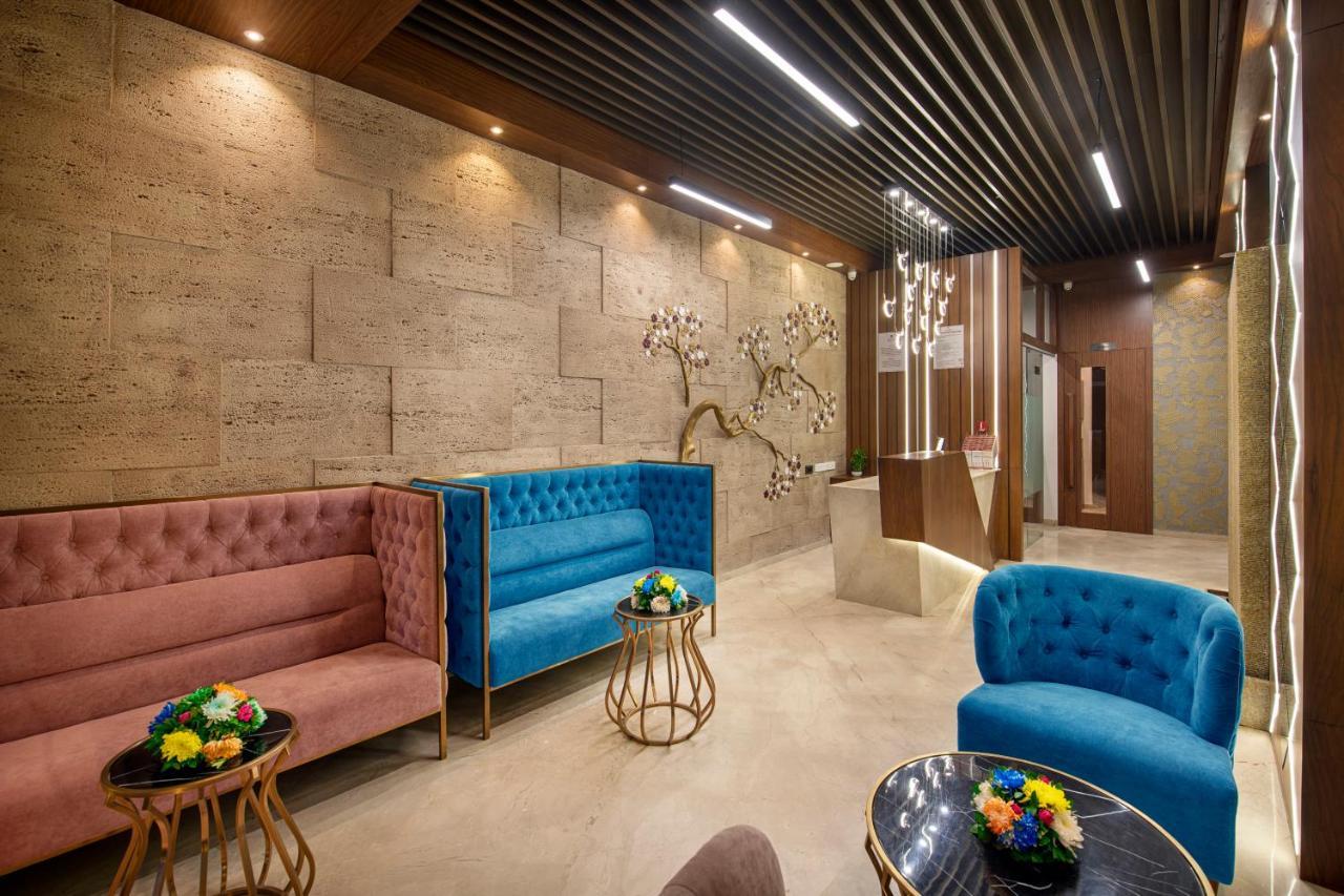 Sk Lords Inn Ahmedabad Bagian luar foto