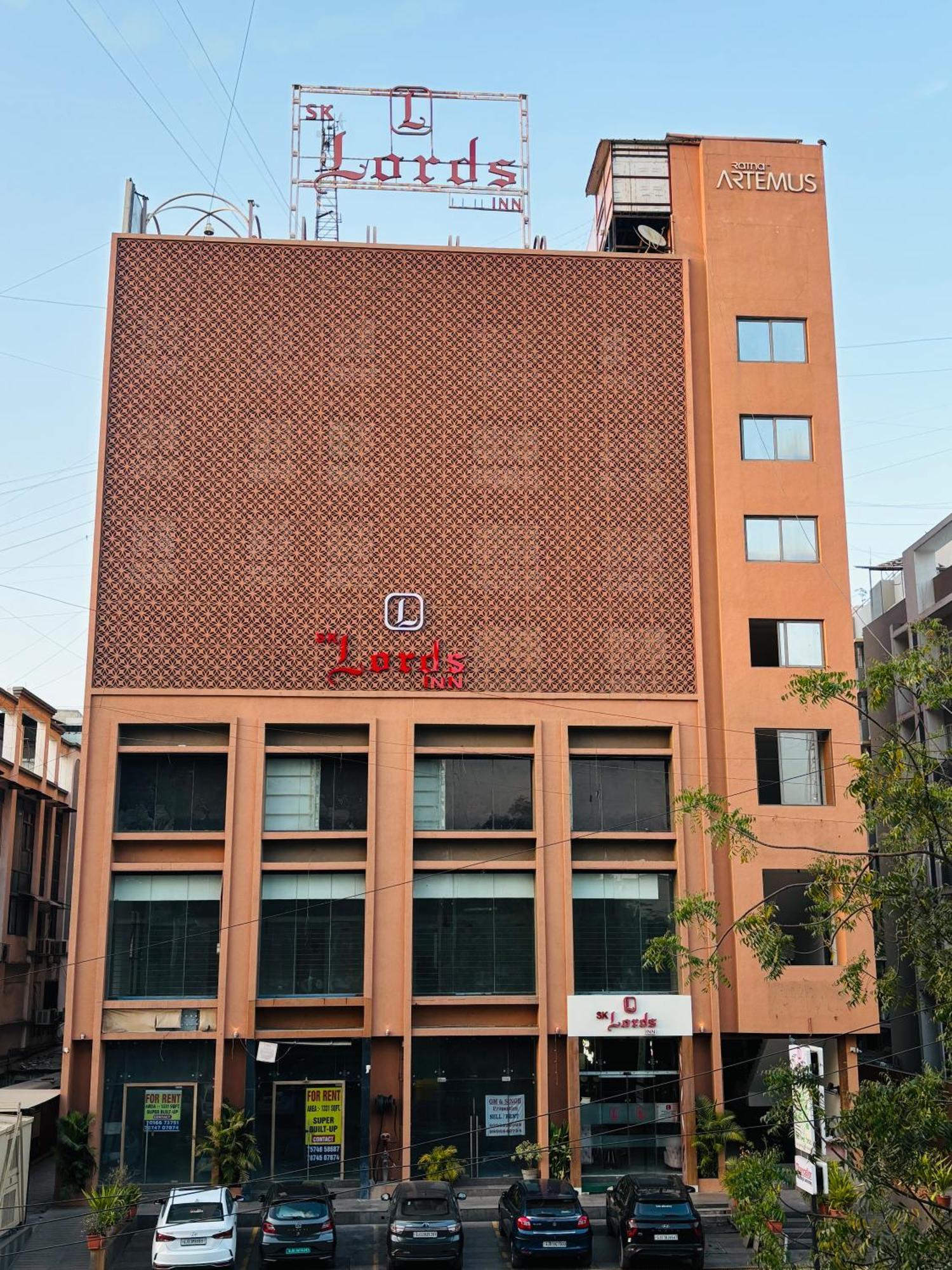 Sk Lords Inn Ahmedabad Bagian luar foto